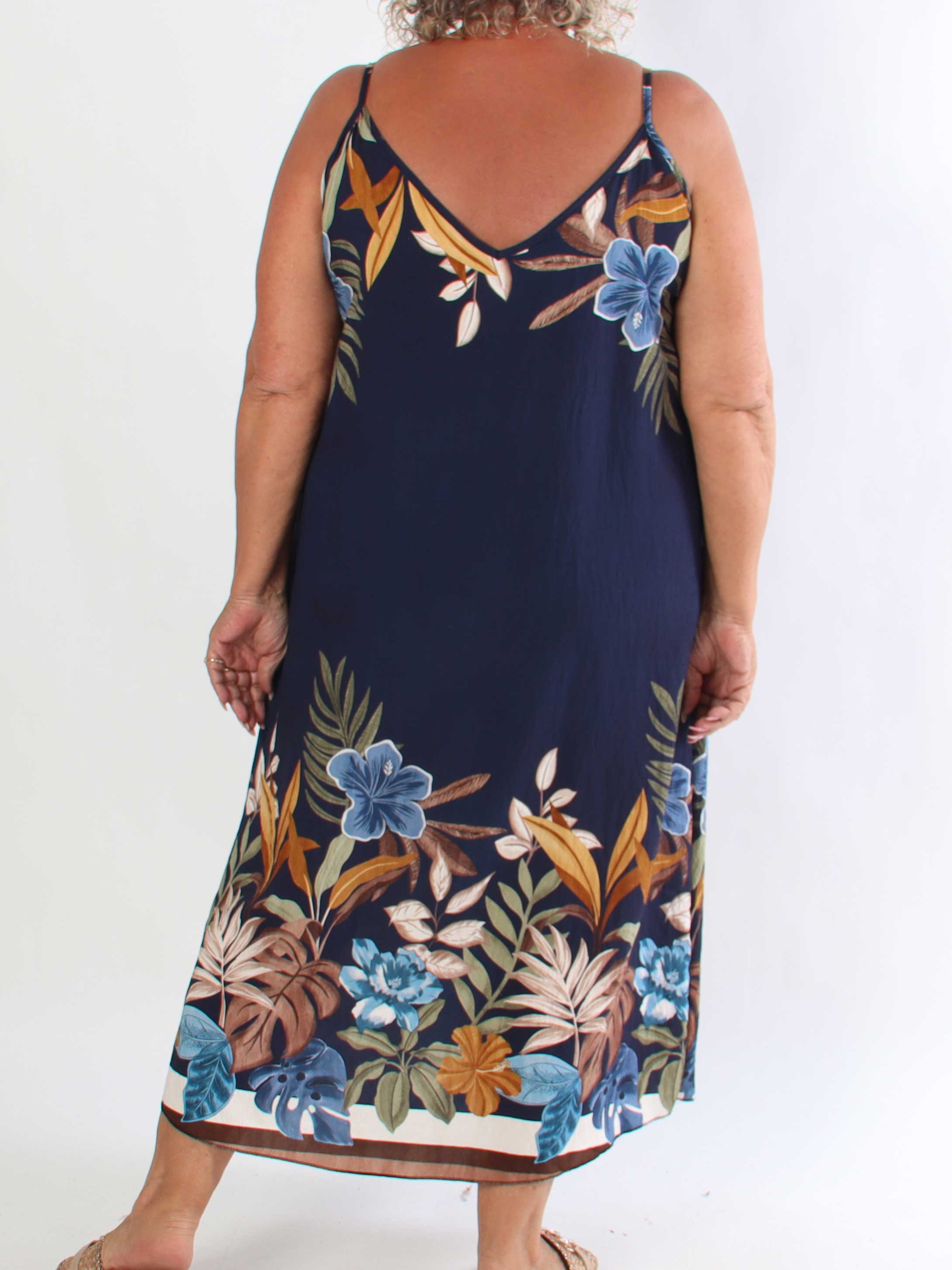 Fahima - Sød plus size stropkjole i viskose med eksotiske blomstermotiver